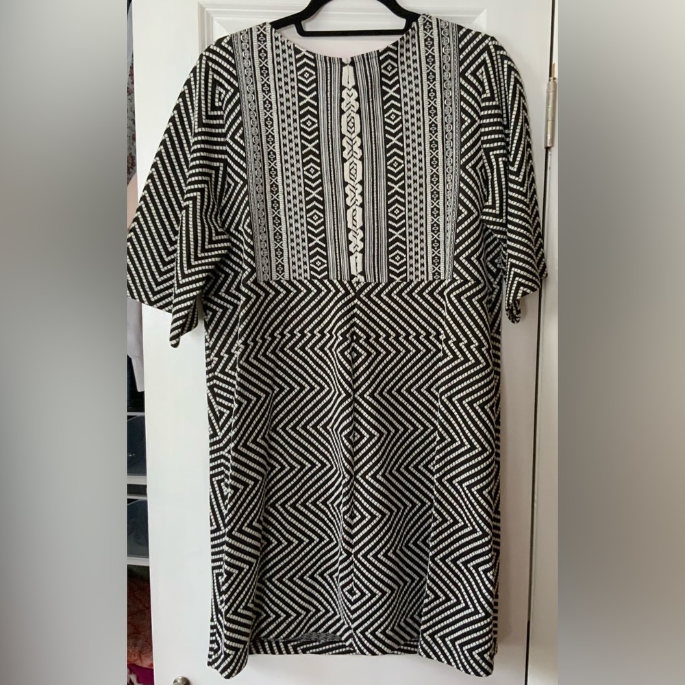 Black and white boho patterned sheath dress - Picture 2 of 2